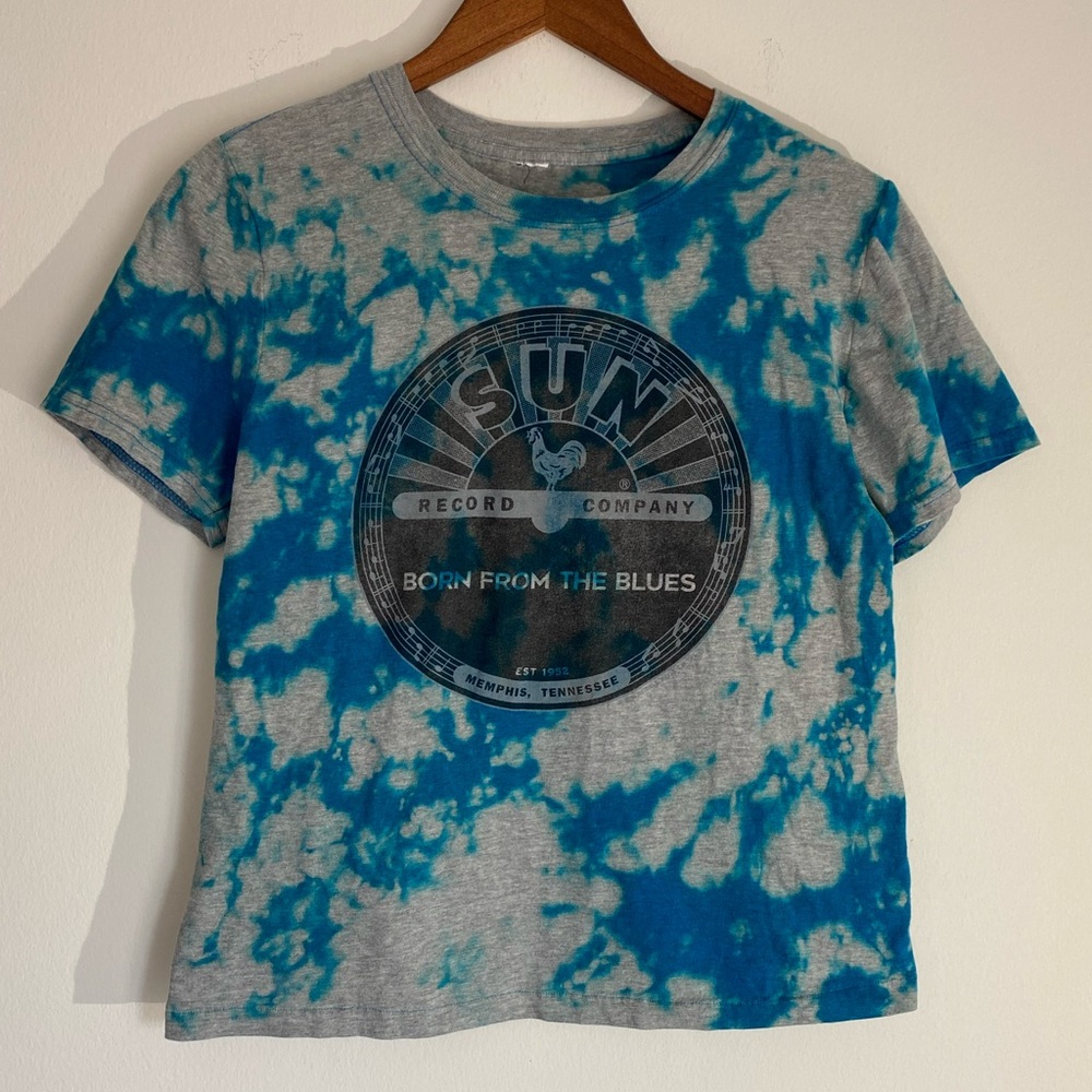 Acid Wash Blue’s Festival Slight Crop Tee